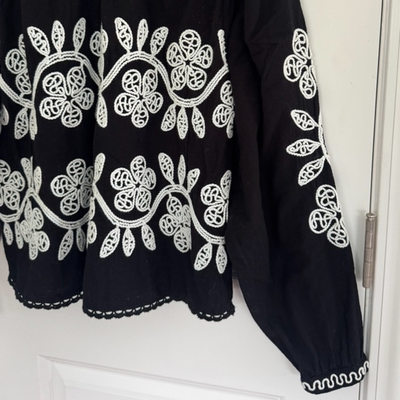 Jennifer & Grace Embroidered Blouse - Picture 5 of 13